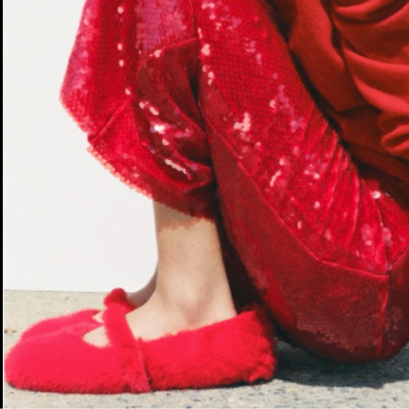Zara Red Fuzzy Flats NEW - Picture 3 of 16